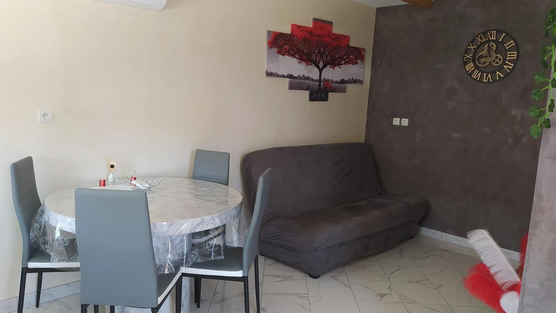 Studio Cosy Avec Terrasse Et Jacuzzi A Disposition De Mai A Aout Rians  France