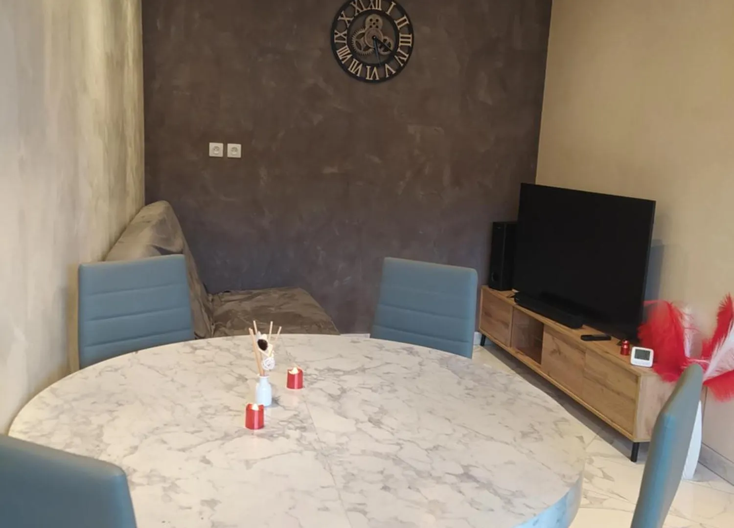 Studio Cosy Avec Terrasse Et Jacuzzi A Disposition De Mai A Aout Rians  Apartment