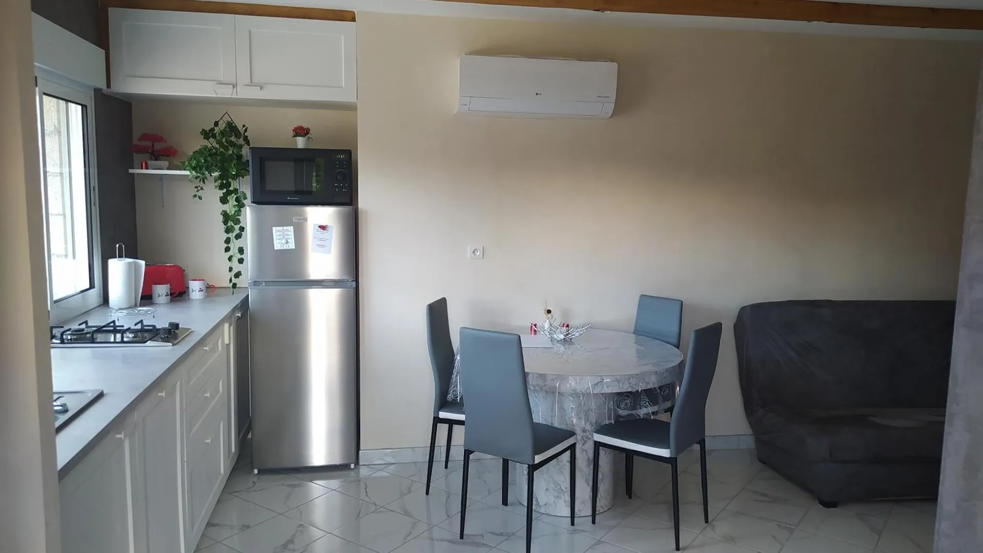 Studio Cosy Avec Terrasse Et Jacuzzi A Disposition De Mai A Aout Rians  Rians (Var)