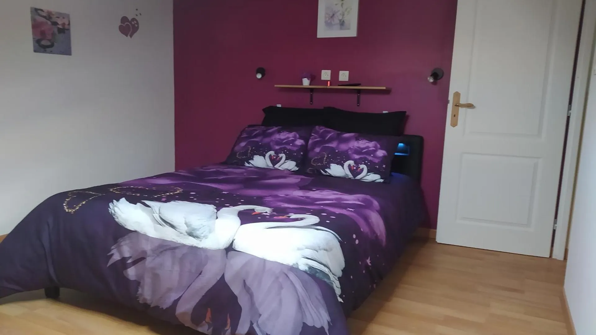 Apartment Studio Cosy Avec Terrasse Et Jacuzzi A Disposition De Mai A Aout Rians
