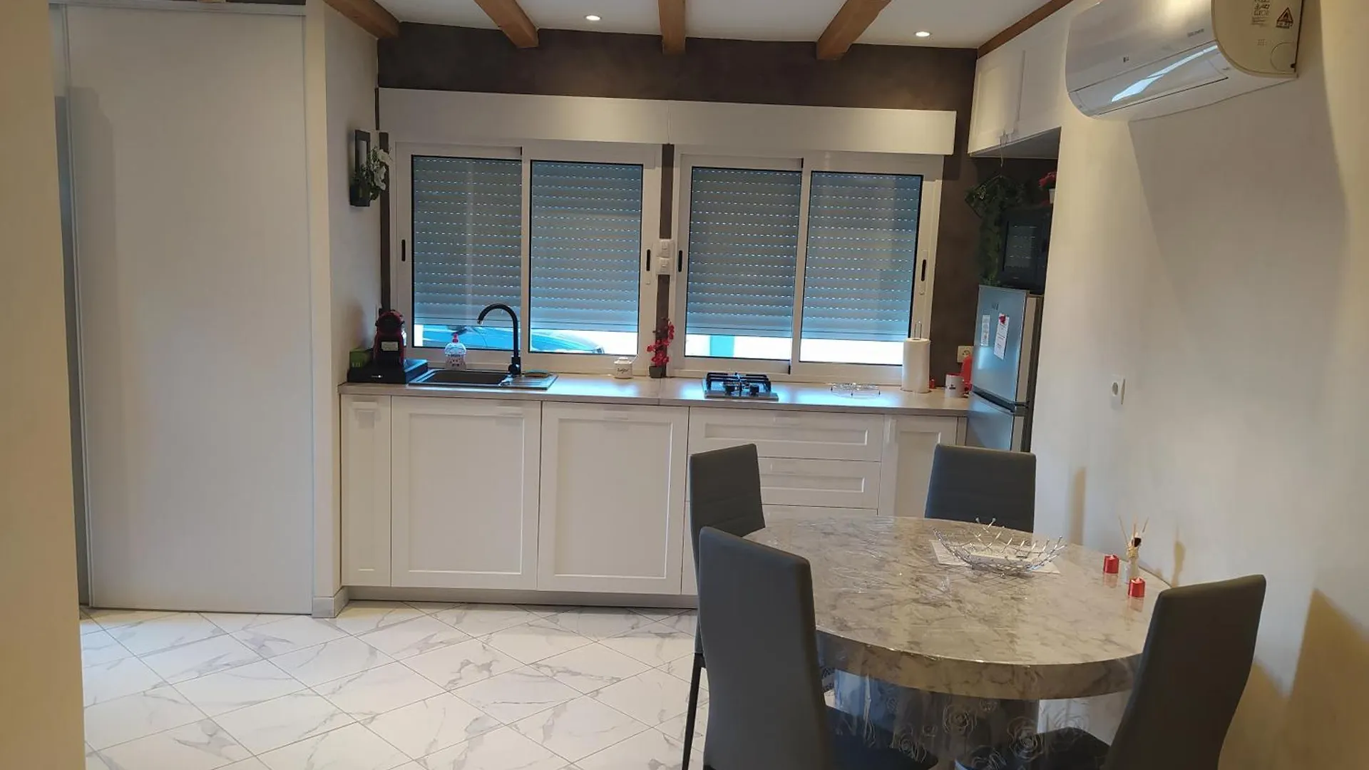 Apartment Studio Cosy Avec Terrasse Et Jacuzzi A Disposition De Mai A Aout Rians  France