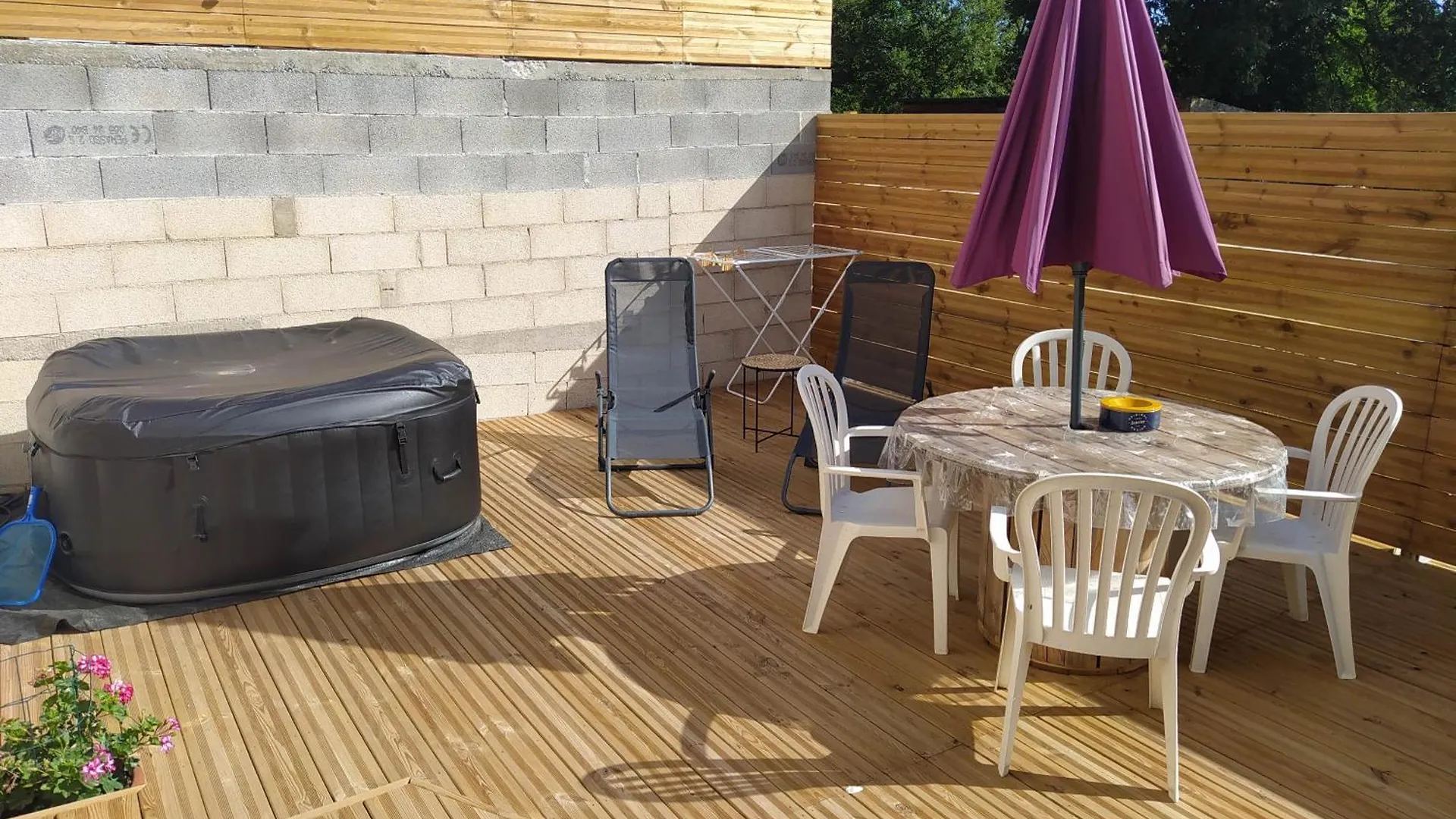 Studio Cosy Avec Terrasse Et Jacuzzi A Disposition De Mai A Aout Rians  France